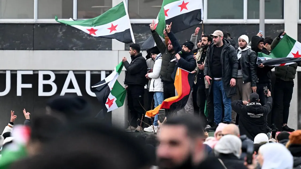 স্বেচ্ছায় না গেলে শরণার্থীদের জোর করে নির্বাসিত করবে জার্মান