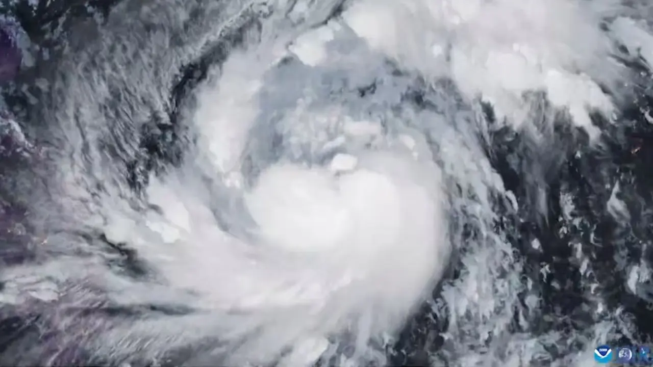 ‘কালমেগির’ পর ধেয়ে আসছে ‘ফাং-ওয়ং’, সুপার টাইফুনের পূর্বাভাস