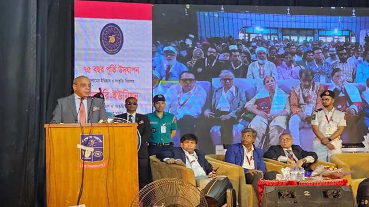 ‘ইতিহাসের গভীর বোধ ছাড়া কোনো সংস্কারক প্রজ্ঞাবান হতে পারেন না’