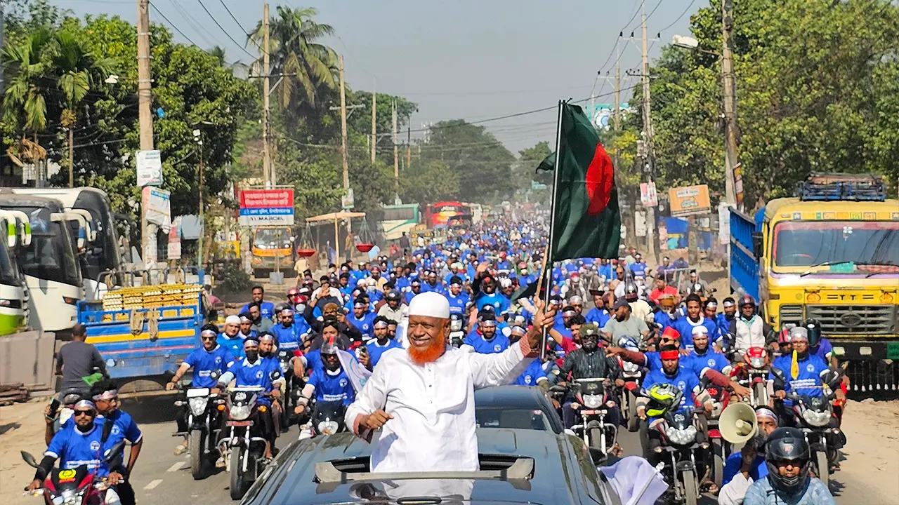 ৪ হাজার মোটরসাইকেল নিয়ে জামায়াত নেতা বুলবুলের শোভাযাত্রা