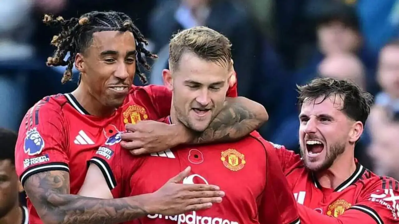 শেষ মুহূর্তের গোলে ম্যানইউকে বাঁচিয়েছেন দি লিগট। ছবি : সংগৃহীত