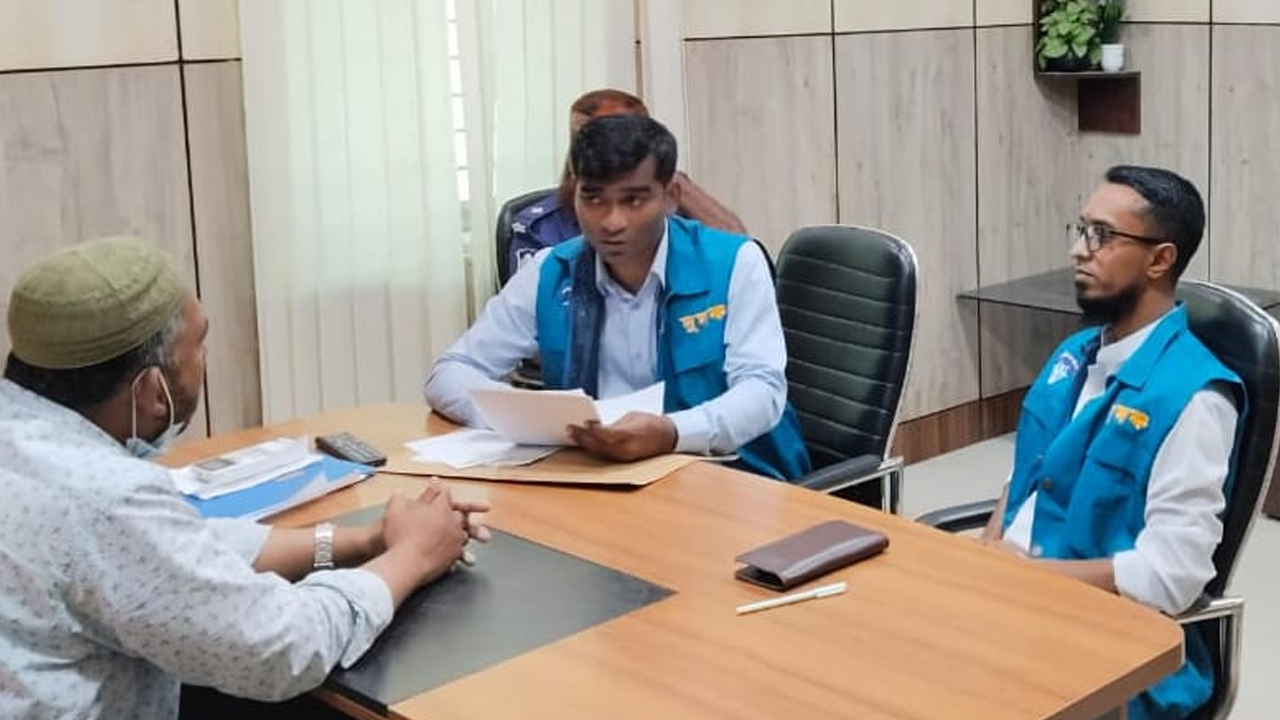 রোগীদের বরাদ্দের খাবার খাচ্ছে কে