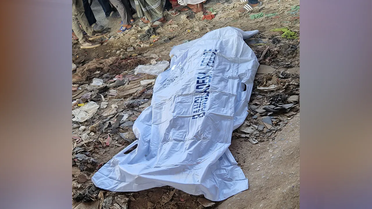 ফ্লাইওভারের নিচে যুবকের মরদেহ