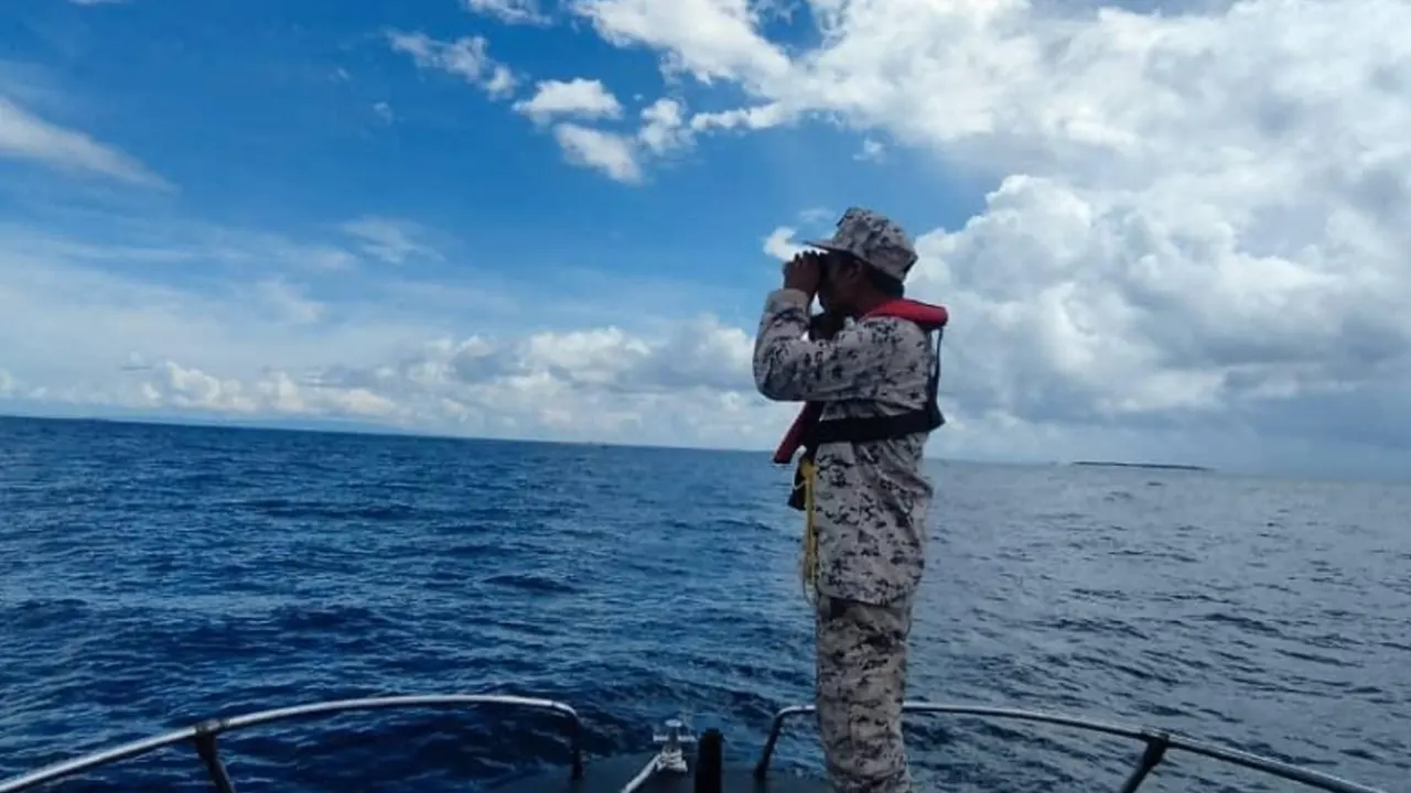 বাংলাদেশিসহ ৯০ অভিবাসীকে নিয়ে নৌকাডুবি