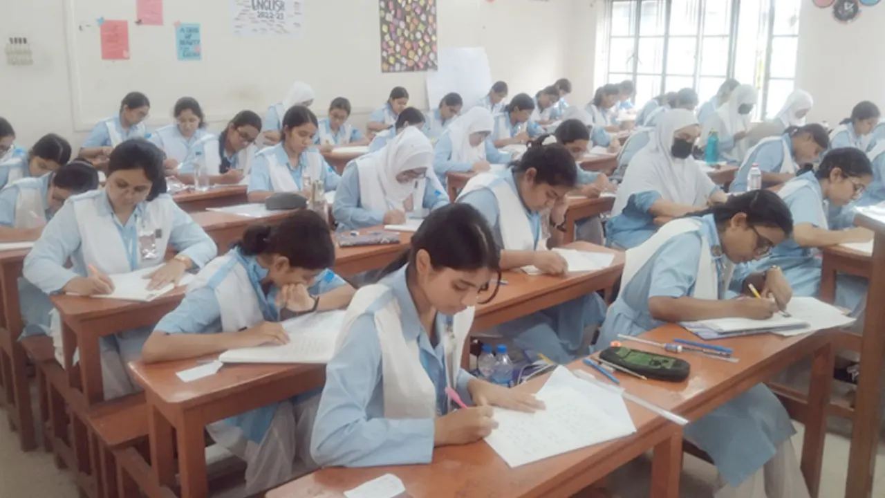 দ্বাদশ শ্রেণির নির্বাচনী পরীক্ষা স্থগিত