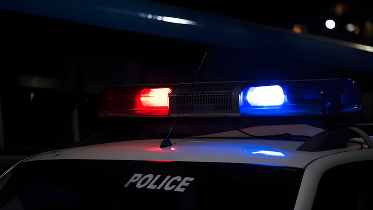 মা দিল ঘুমের ওষুধ, বাবা কাটল গলা