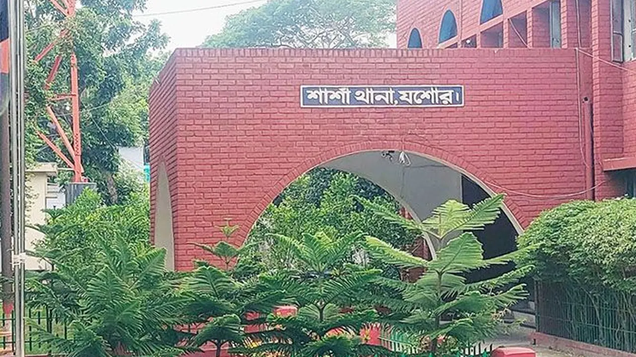 জামায়াত নেতাসহ ১০ জনকে কুপিয়ে জখম