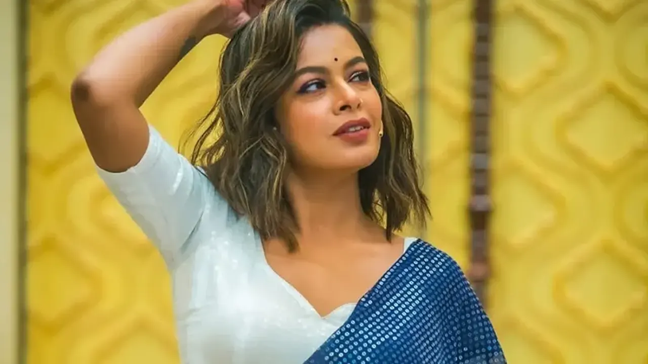 হঠাৎ কেন ক্ষমা চাইলেন ইমন!