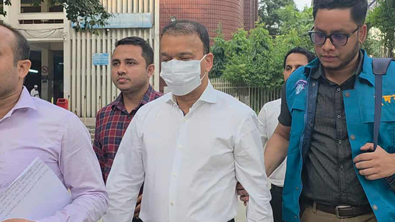 ফারইস্টের সাবেক চেয়ারম্যান খালেক ৩ দিনের রিমান্ডে