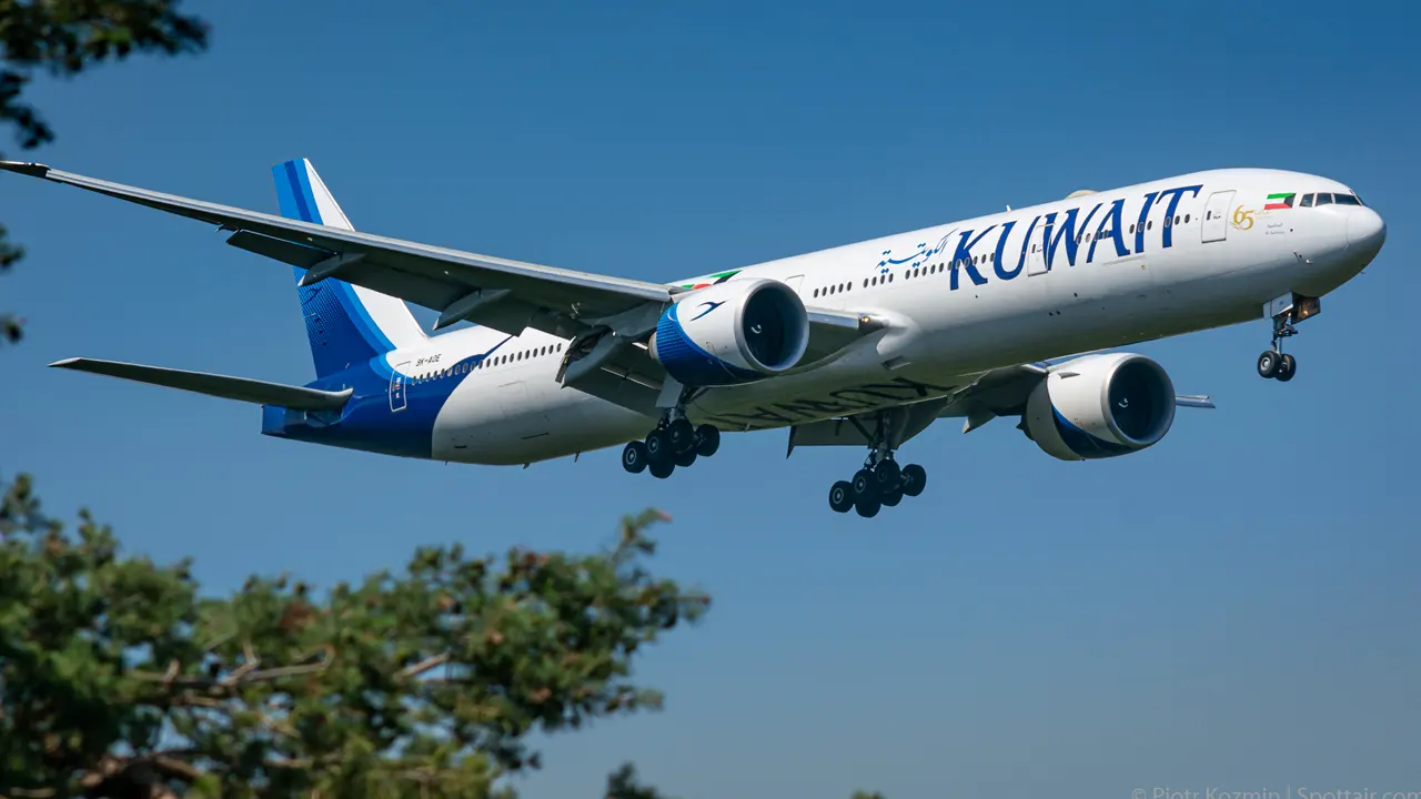 কুয়েতের ৯ বিমানের জরুরি অবতরণ