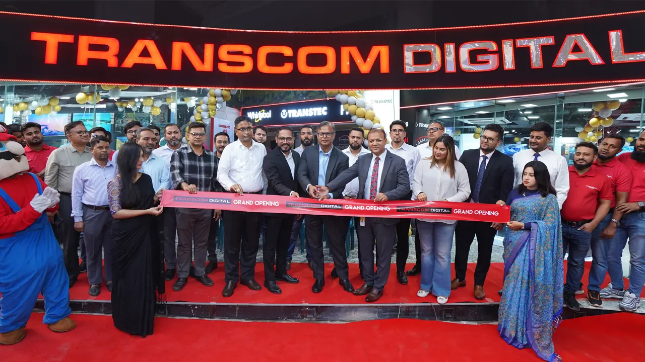 উত্তরা খালপাড়ে ট্রান্সকম ডিজিটালের নতুন শোরুম উদ্বোধন