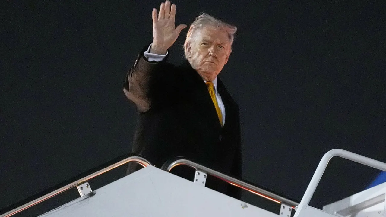 প্রত্যেক মার্কিনিকে ২ হাজার ডলার দেওয়ার ঘোষণা ট্রাম্পের