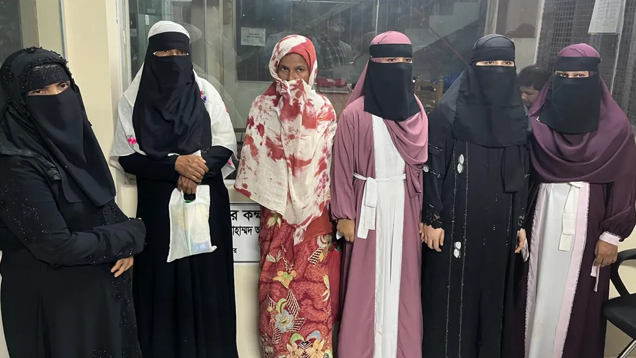 কক্সবাজারে ভাড়া বাসা থেকে ১৮ রোহিঙ্গা আটক