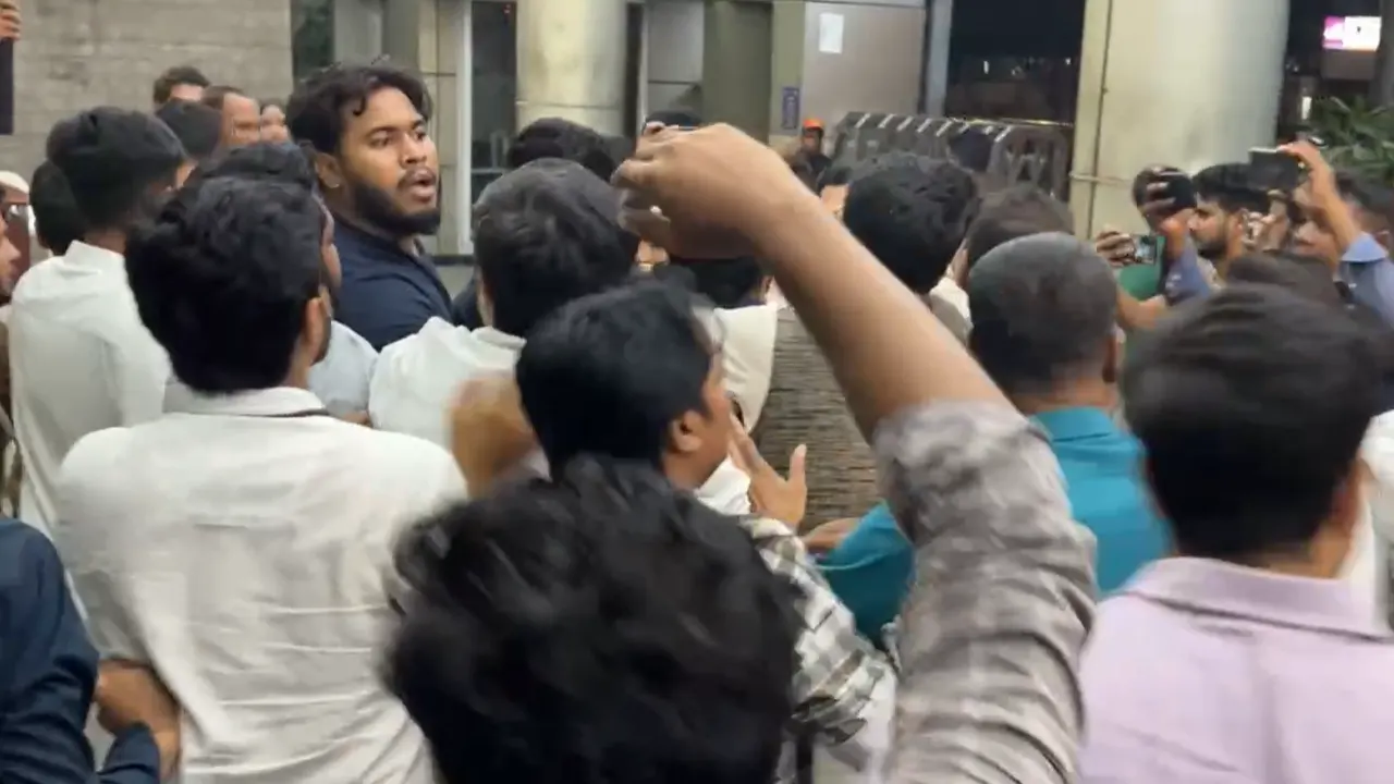 এনসিপির কার্যালয়ের সামনে ককটেল নিক্ষেপ