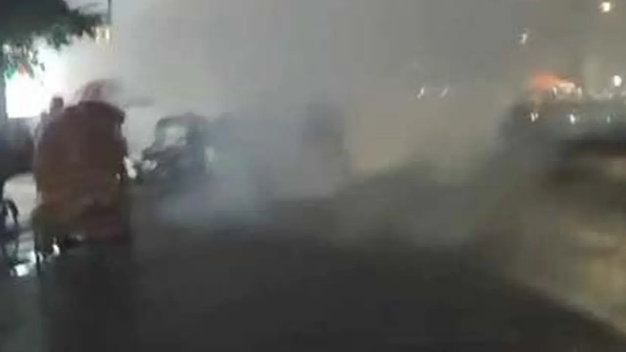 রাতে রাজধানীর আরেক জায়গায় ককটেল বিস্ফোরণ