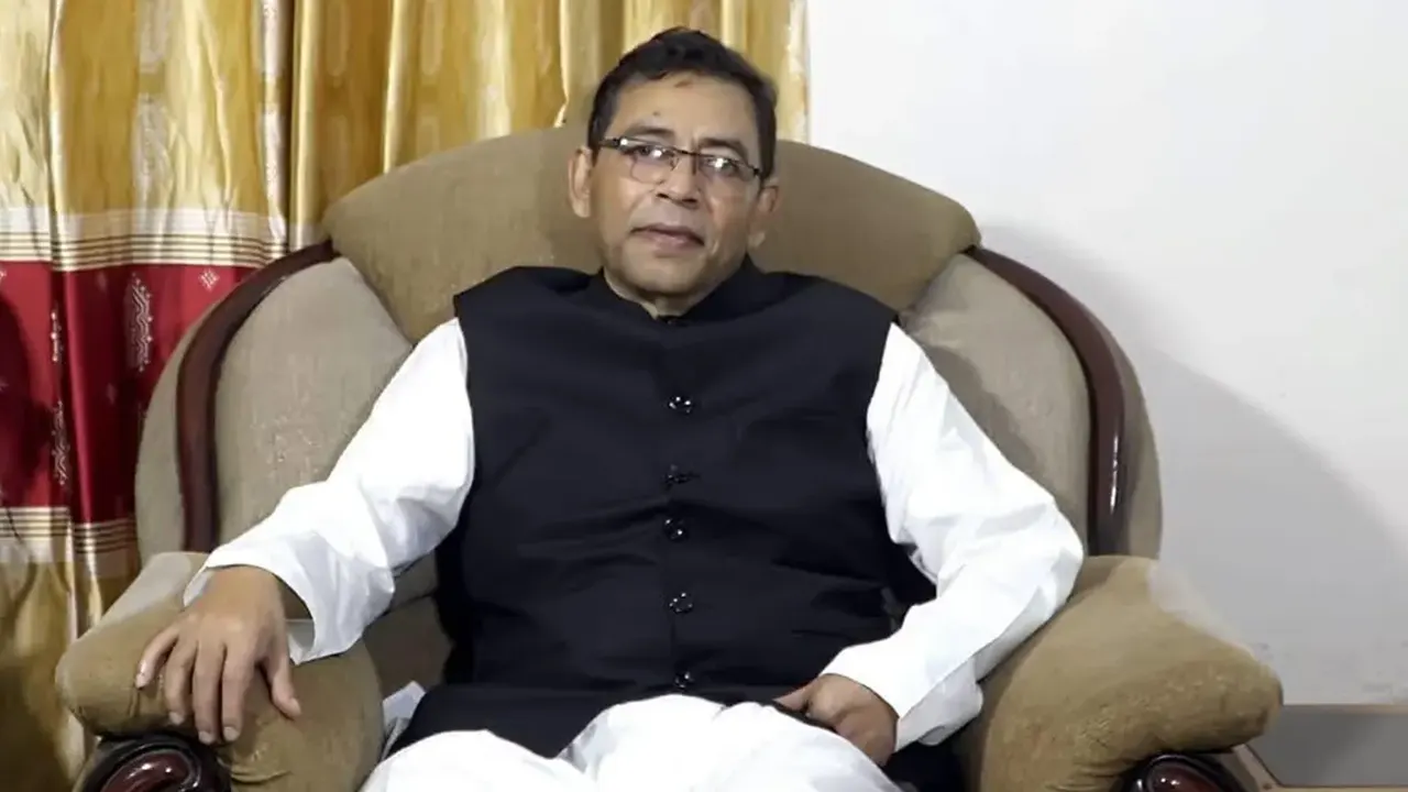 নারীসহ আ.লীগের জেলা সভাপতি গ্রেপ্তার