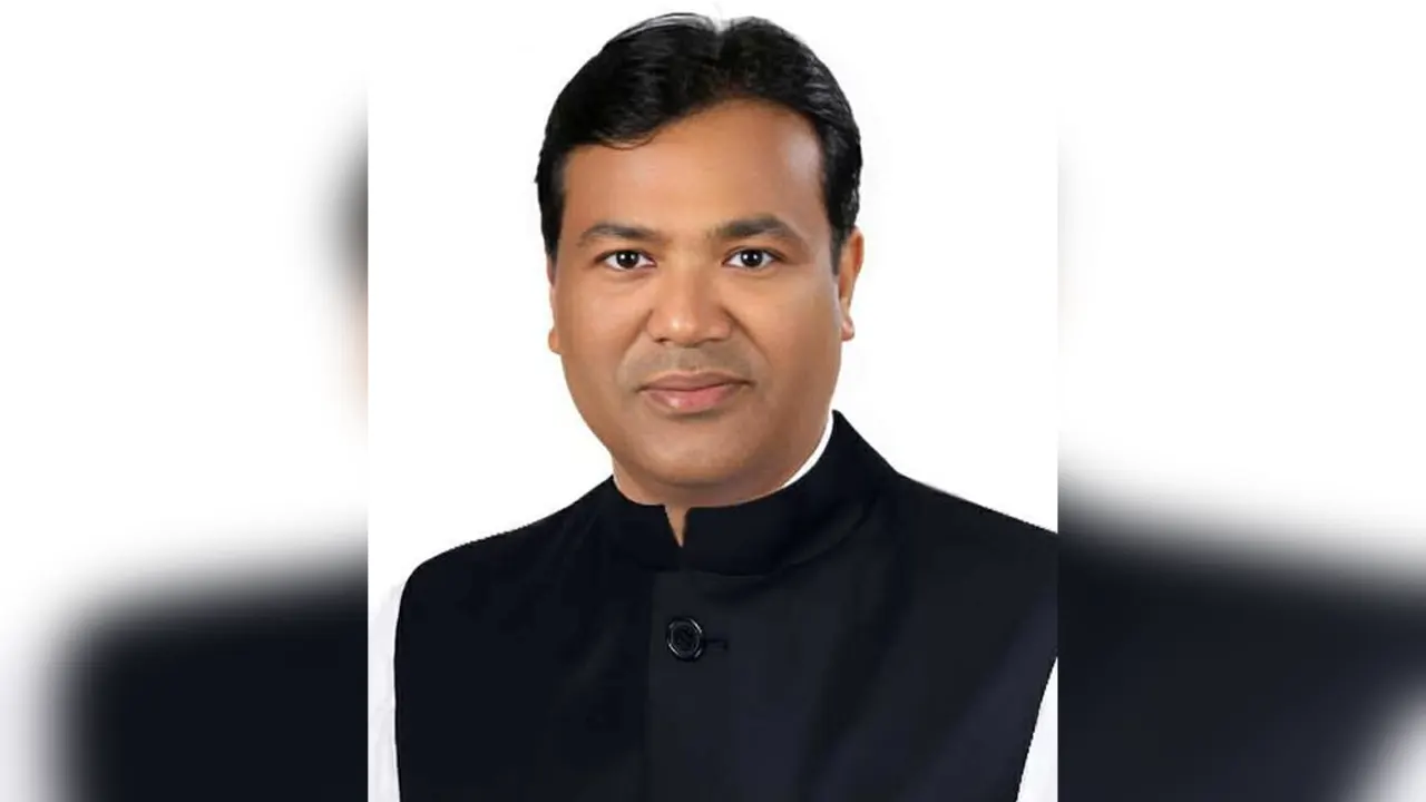 মানবপাচারের মামলায় বায়রার সাবেক নেতা ফকরুল গ্রেপ্তার 