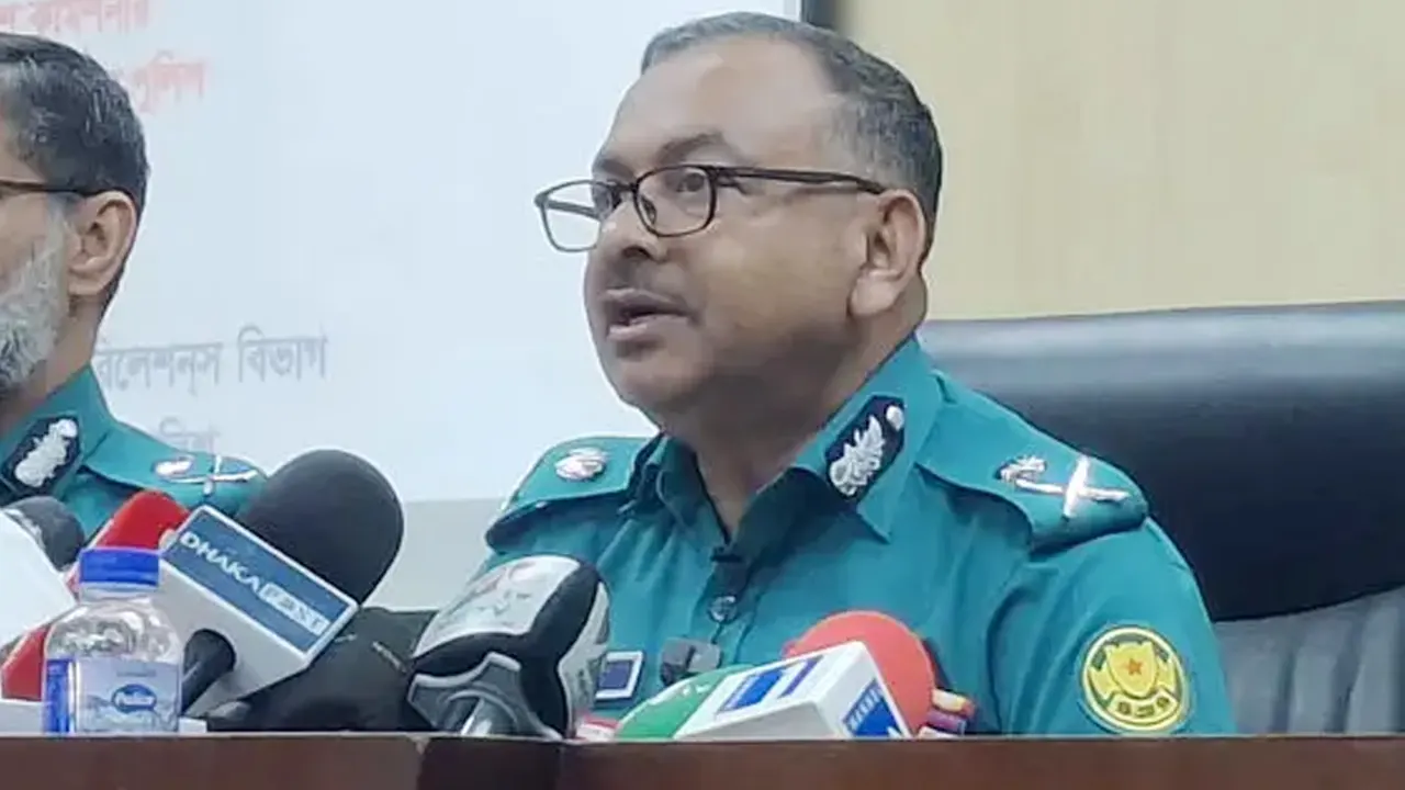 যানবাহন ভাড়া দেওয়ার আগে যাচাই করুন : ডিএমপি কমিশনার