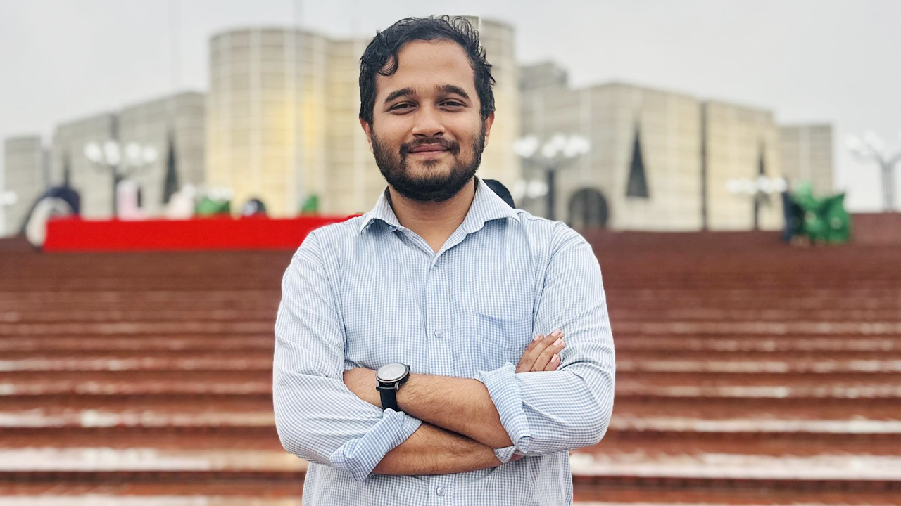 মুখ ফসকে ‘শেখ’ বলার ব্যাখ্যা দিলেন স্নিগ্ধ