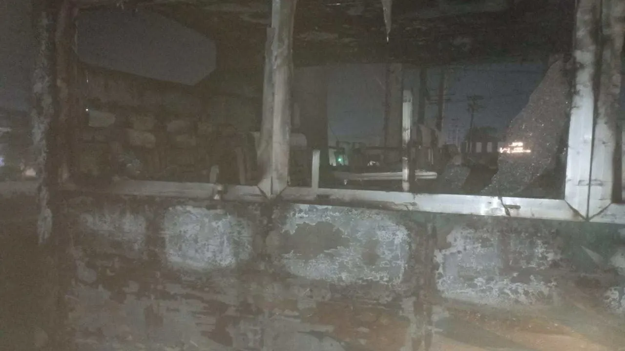 গাজীপুরে যাত্রীবাহী বাসে আগুন