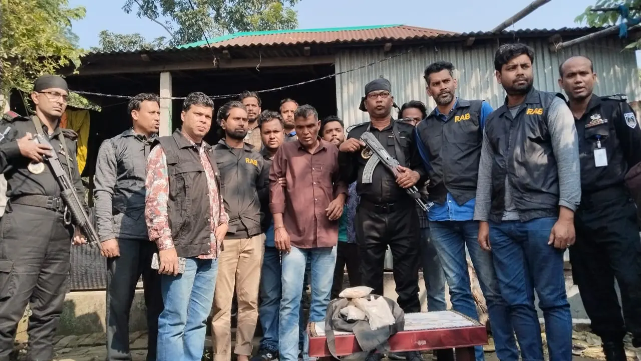 আড়াই কোটির টাকার হেরোইনসহ মাদক কারবারি আটক