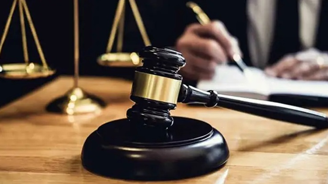 আত্মসমর্পণ করে সাবেক বিচারপতিসহ ৩ জনের জামিন 