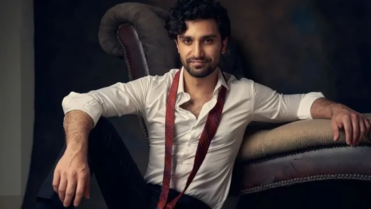 ঢাকায় এসেছেন পাকিস্তানি অভিনেতা আহাদ