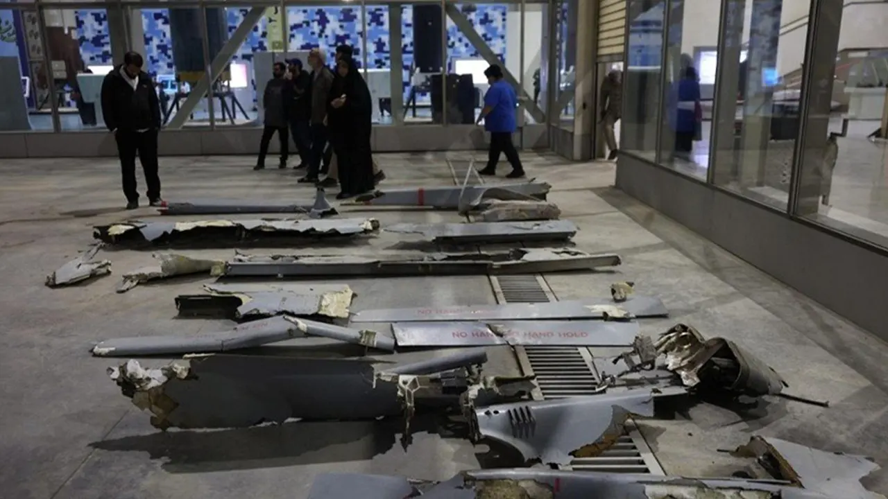ইরানে হেরন ড্রোনের ধ্বংসাবশেষ প্রদর্শন