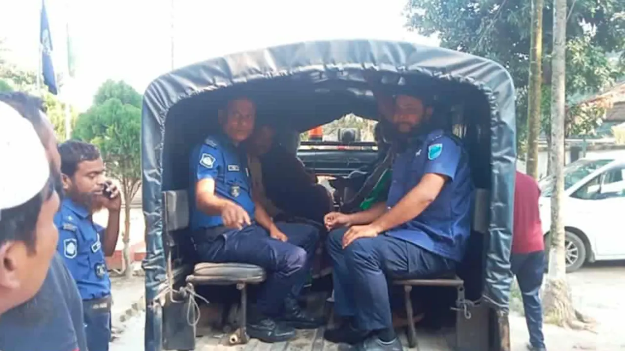 ইউপি দুই সদস্যসহ আ.লীগের ৫ নেতা গ্রেপ্তার