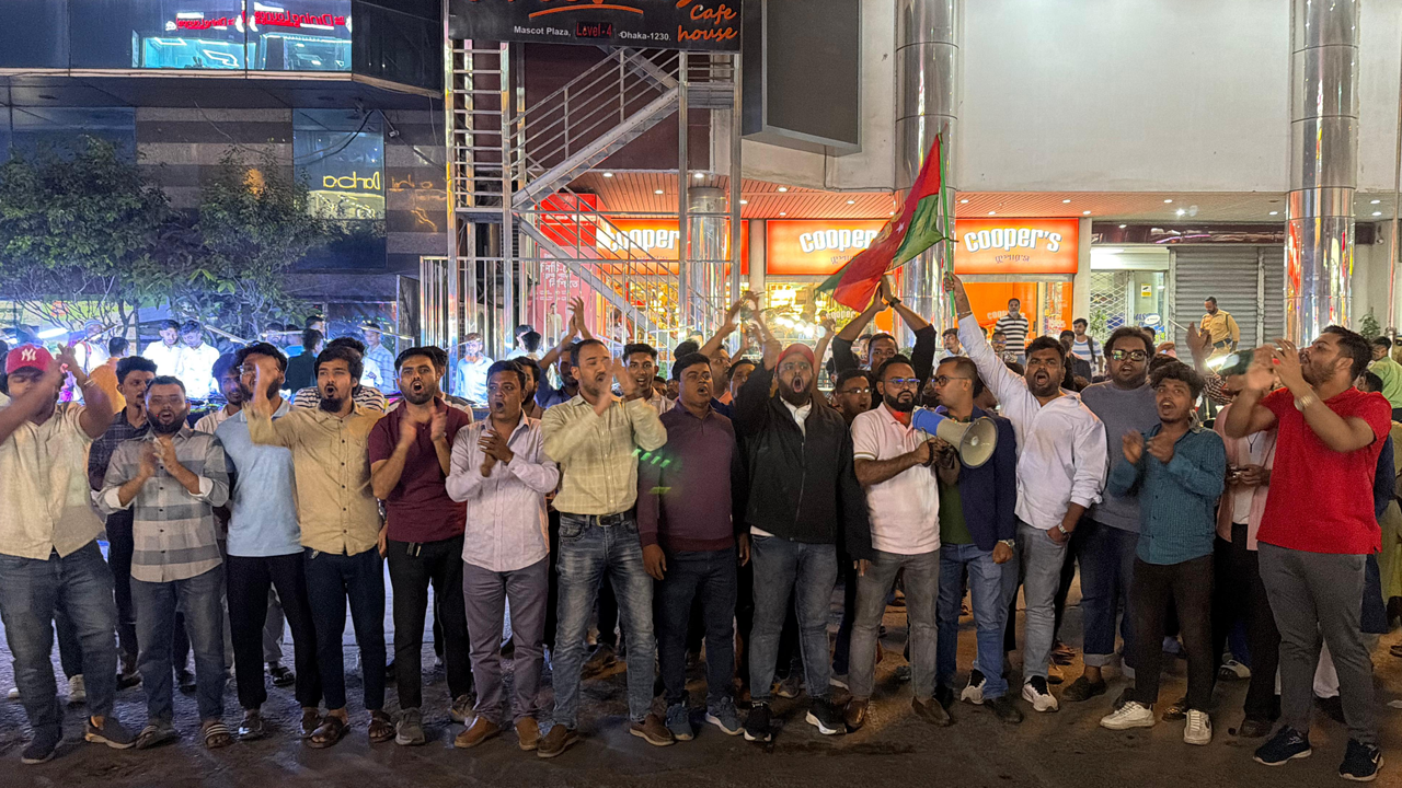 উত্তরায় যুব-স্বেচ্ছাসেবক ও ছাত্রদলের অবস্থান