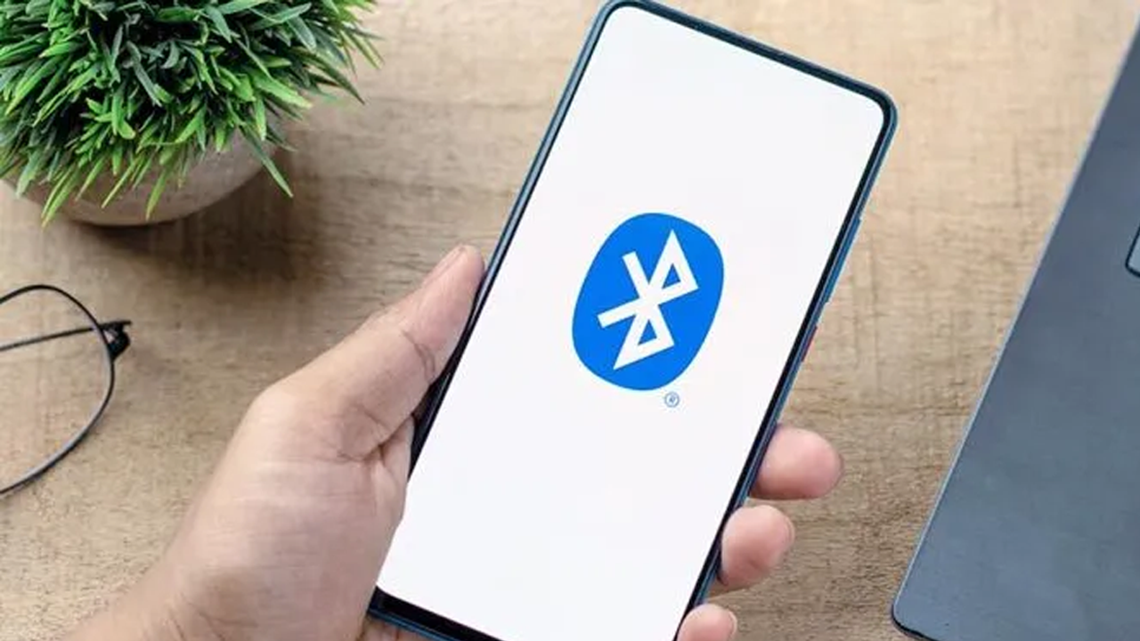 ব্লুটুথ ব্যবহারে এই ৫ বিষয়ে সতর্ক না হলে বিপদে পড়বেন