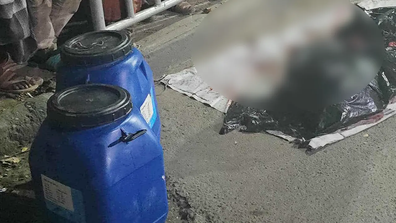 জাতীয় ঈদগাহের সামনে পুরুষের ড্রামভর্তি খণ্ড-বিখণ্ড মরদেহ