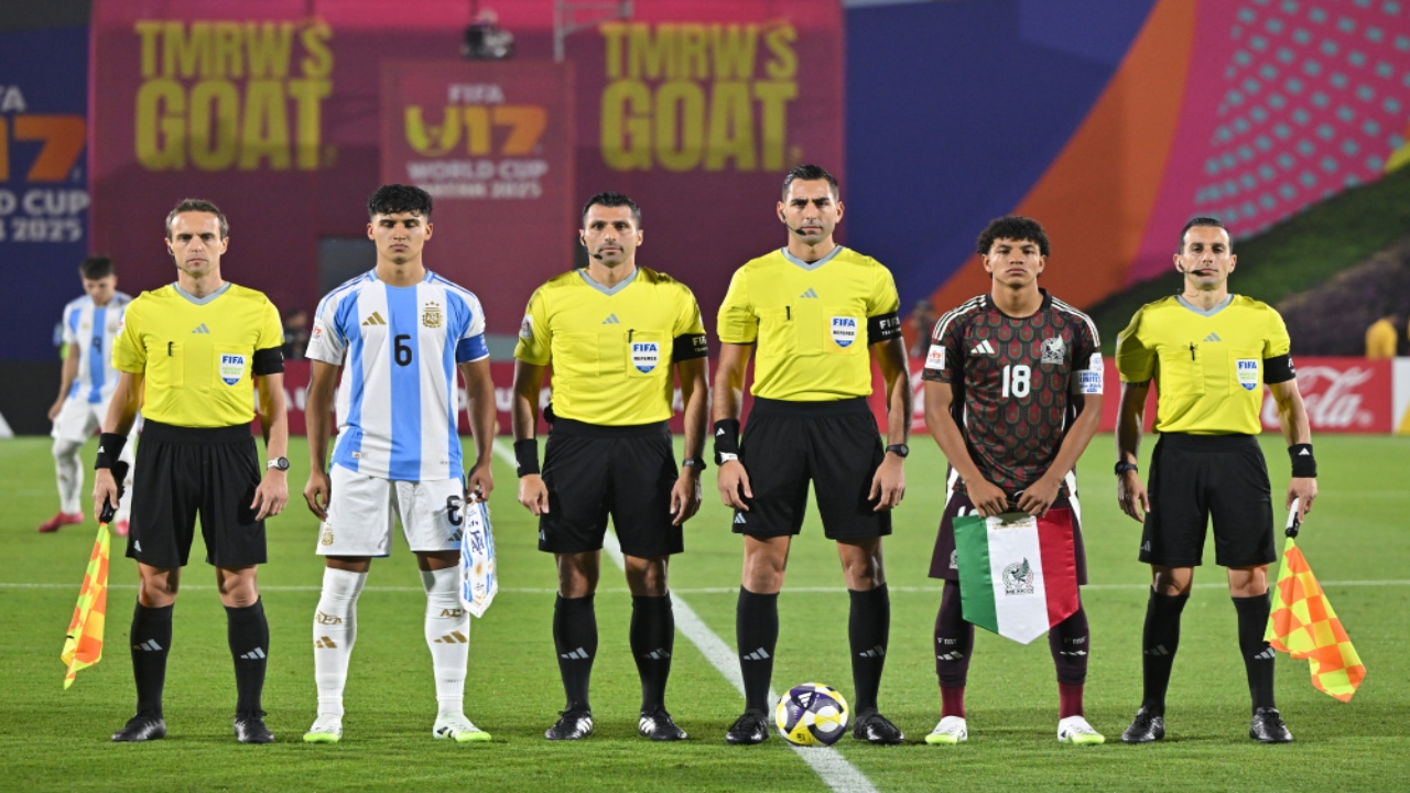 মেক্সিকোর কাছে হেরে বিশ্বকাপ থেকে বাদ আর্জেন্টিনা। ছবি : সংগৃহীত