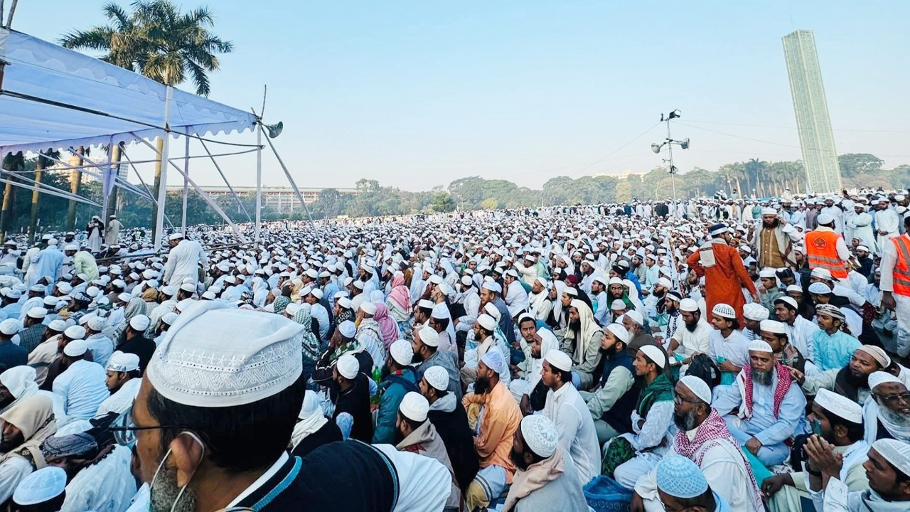 সোহরাওয়ার্দী উদ্যানে সম্মিলিত খতমে নবুওয়ত পরিষদের মহাসম্মেলনে উপচে পড়া ভিড়। ছবি : সংগৃহীত