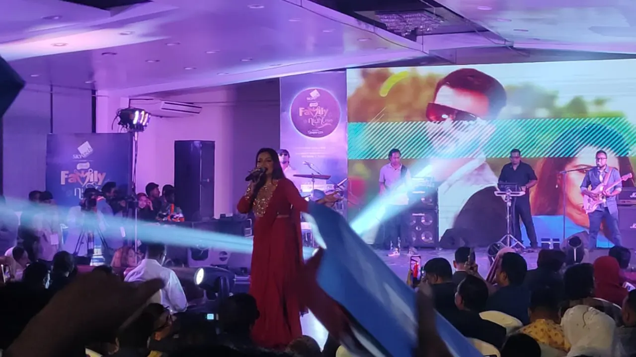 ই-ক্লাব ফ্যামিলি নাইটসে গাইলেন কণা। ছবি : সংগৃহীত 
