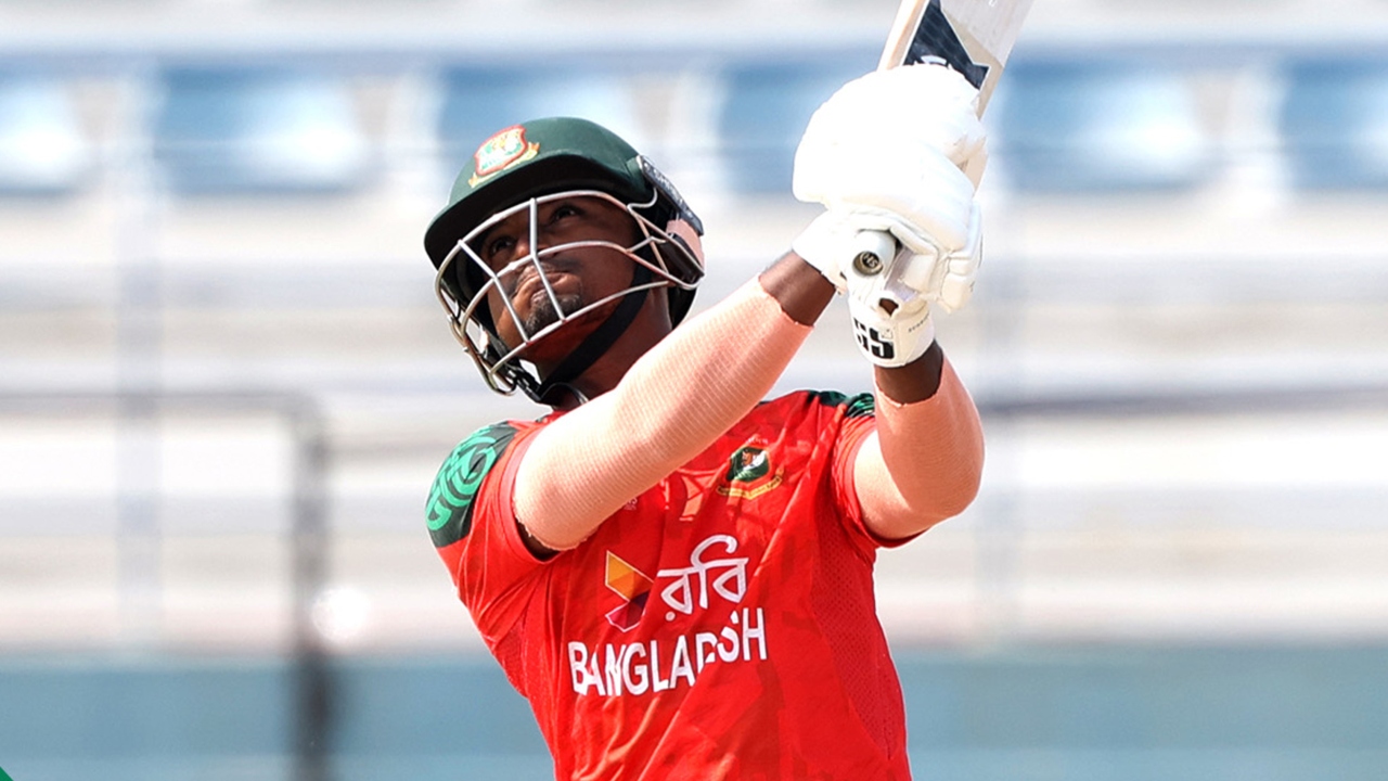 ৩৫ বলে ‍শতক হাঁকান সোহান। ছবি : সংগৃহীত