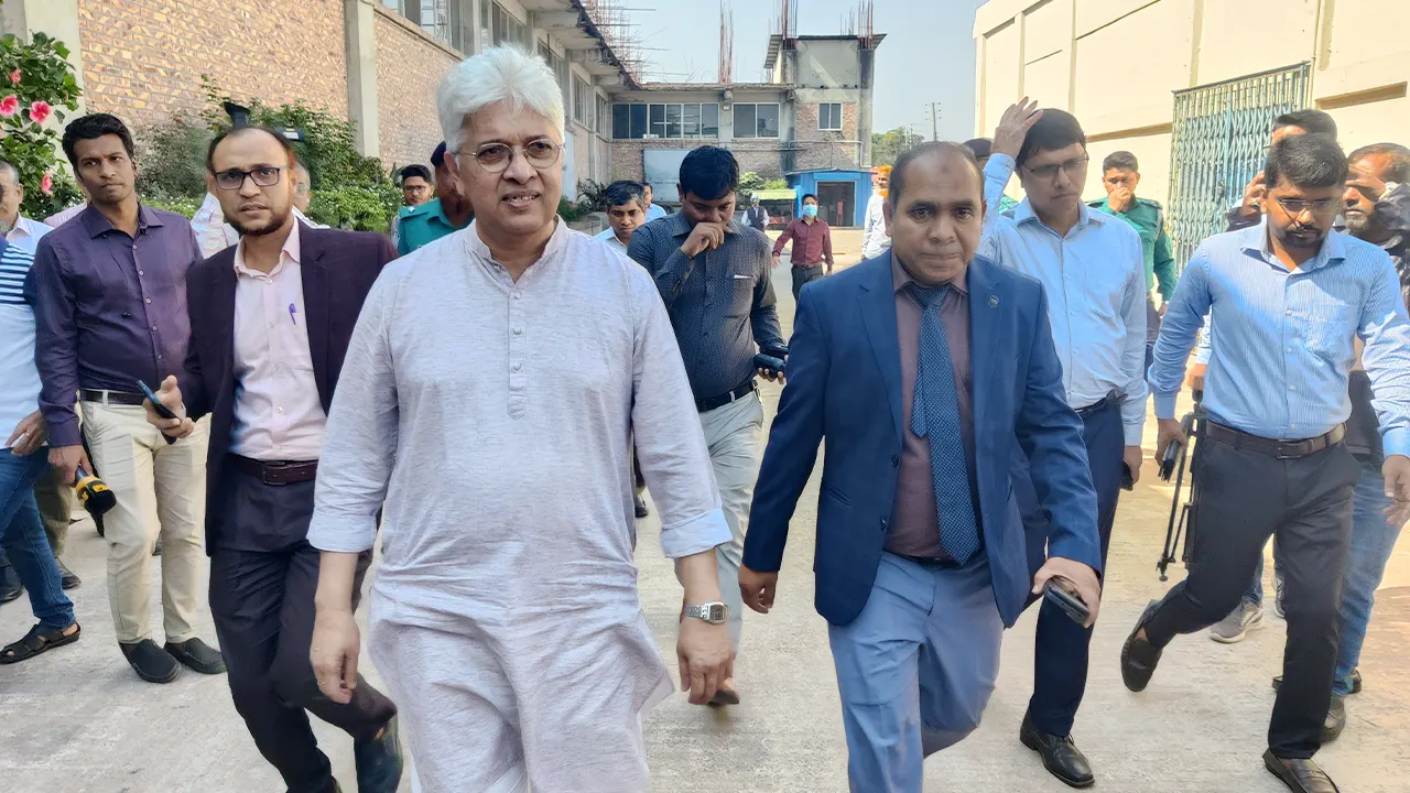 ফ্যাসিস্ট আমলে বিসিকে যারা প্লট নিয়েছে তা বাতিল করা হবে : শিল্প উপদেষ্টা