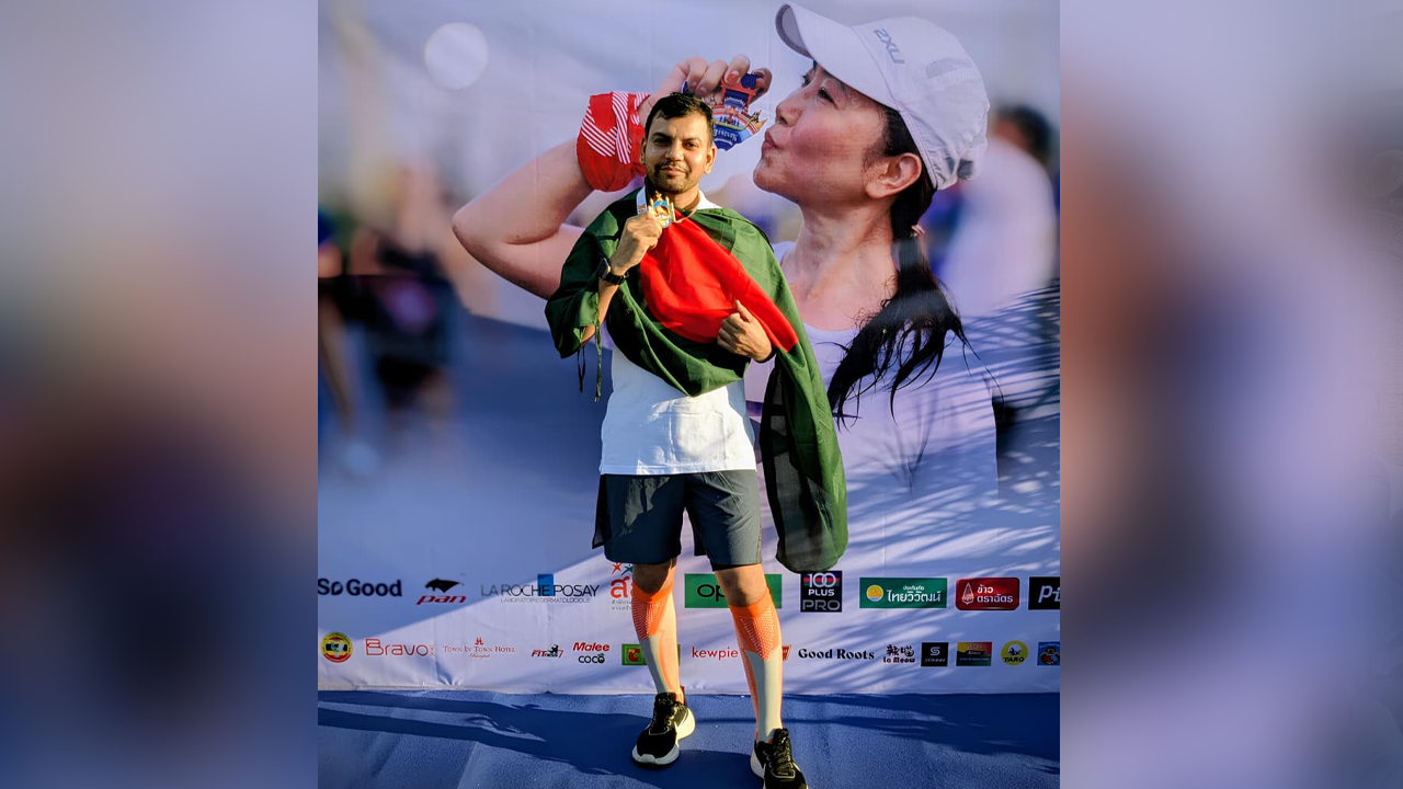 ব্যাংকক ম্যারাথনে চ্যালেঞ্জ জয় করে বাংলাদেশের পতাকা উড়ালো নাহিদ