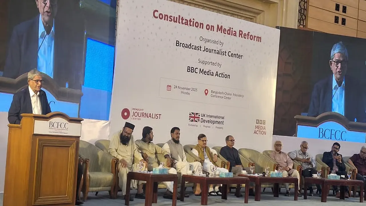 রাজনৈতিক দলগুলো না চাইলেও সাংবাদিকরা পকেটে ঢুকে যায়