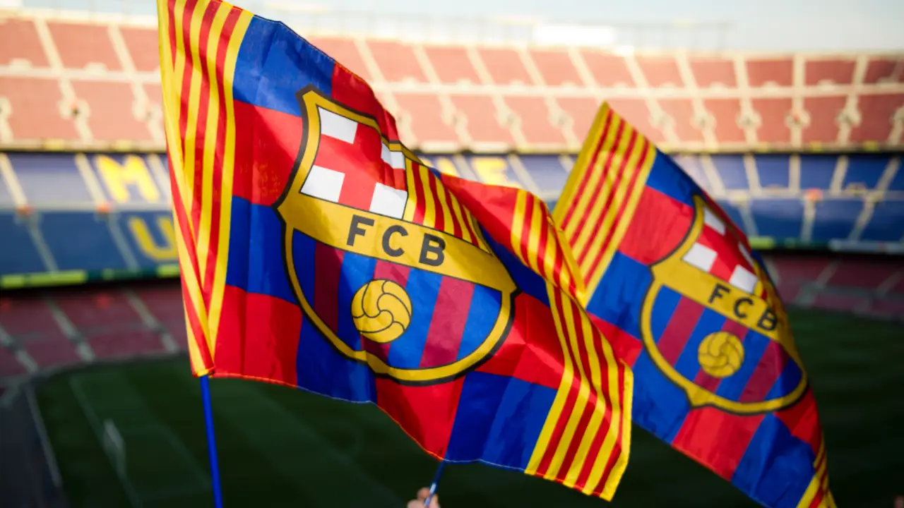 ‘এত ঋণ নিয়ে শীর্ষ লিগে খেলার যোগ্যই নয় বার্সা’