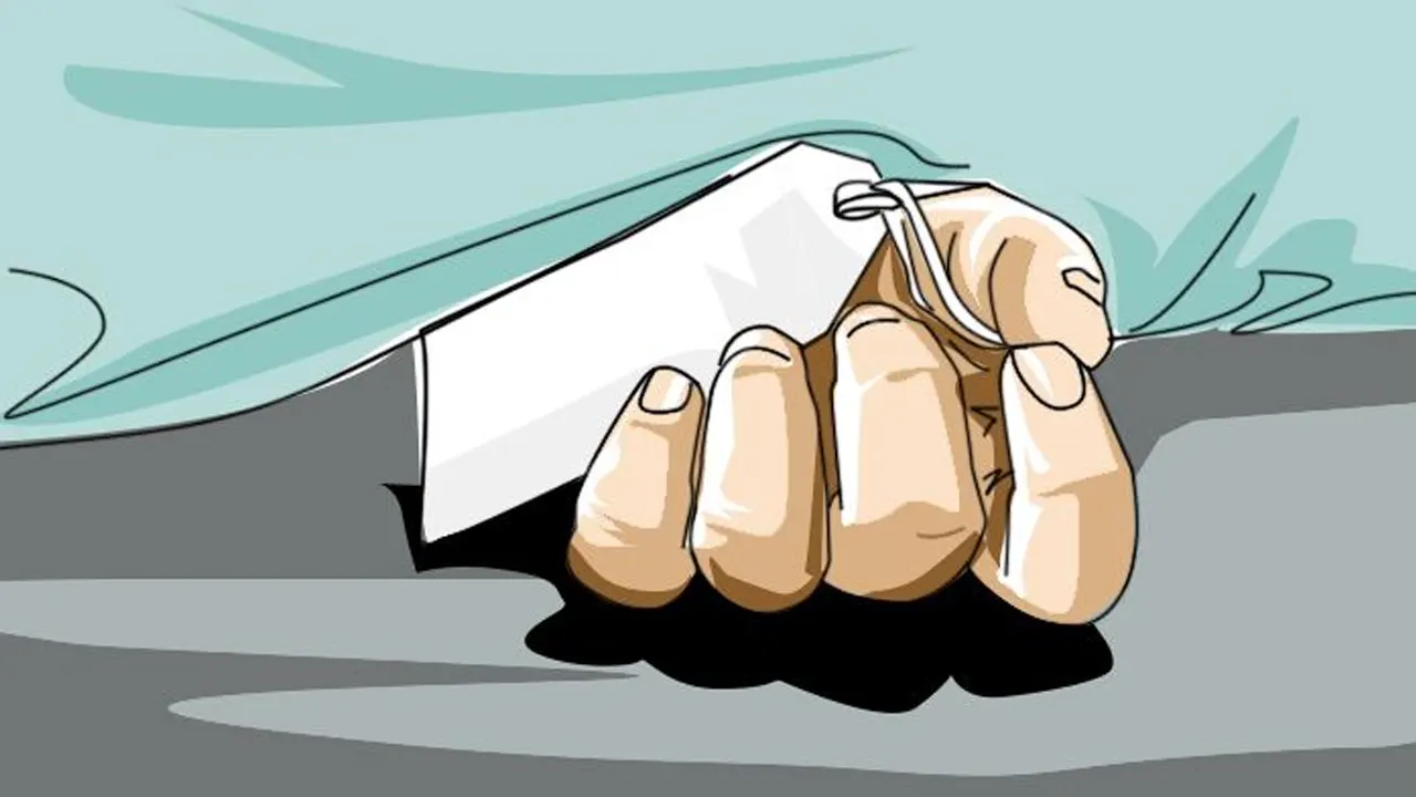 ধানক্ষেতে মিলল গলাকাটা বিবস্ত্র মরদেহ, পুড়িয়ে দেওয়া হয়েছে মুখ