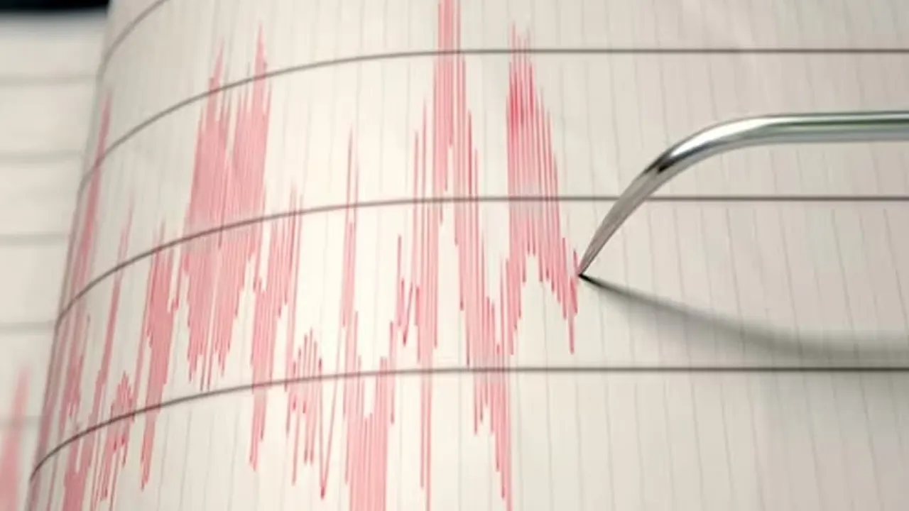 ফের ভূমিকম্পে কাঁপল ইন্দোনেশিয়া