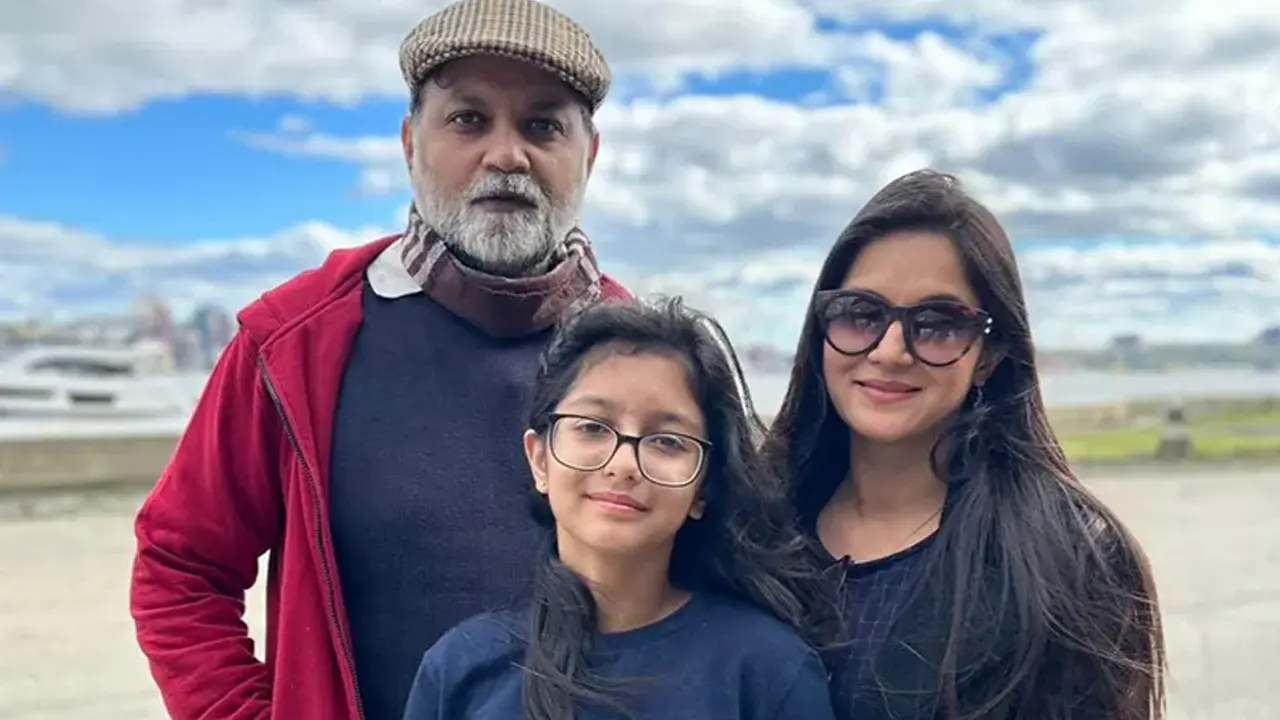 এক ফ্রেমে সৃজিত-মিথিলা-আইরা