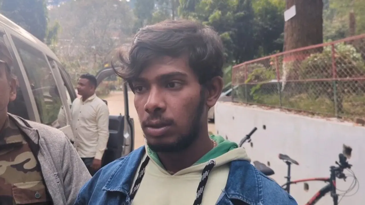 আটক সীমান্ত ভৌমিক। ছবি : কালবেলা