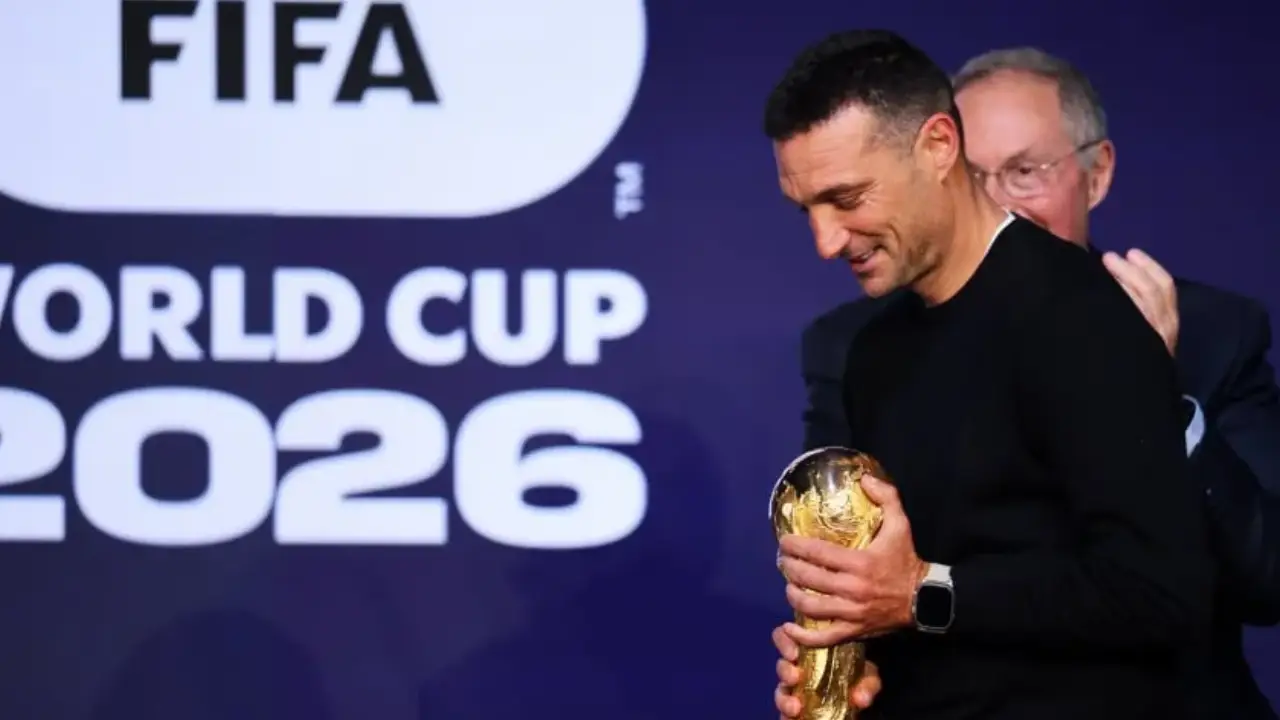 যে কারণে স্কালোনির কাছে ক্ষমা চাইলেন ফিফা সভাপতি