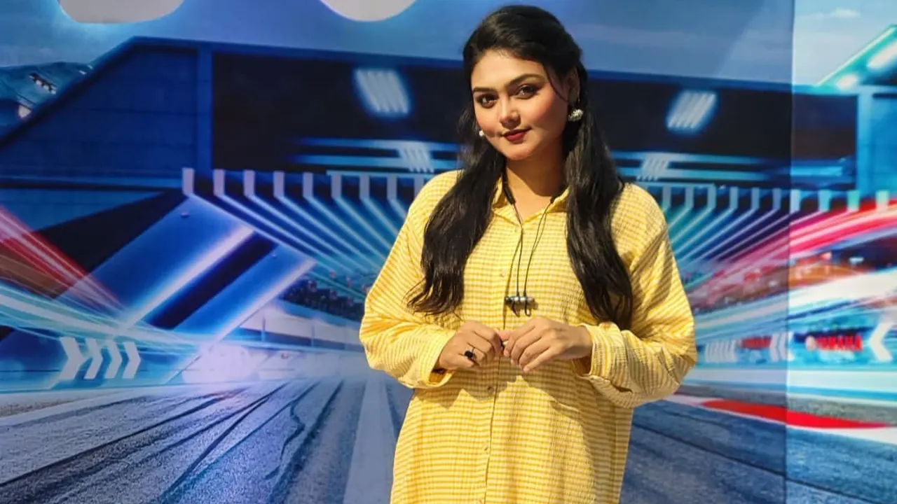 জ্যোতির কণ্ঠে ‘নয়া বয়স’