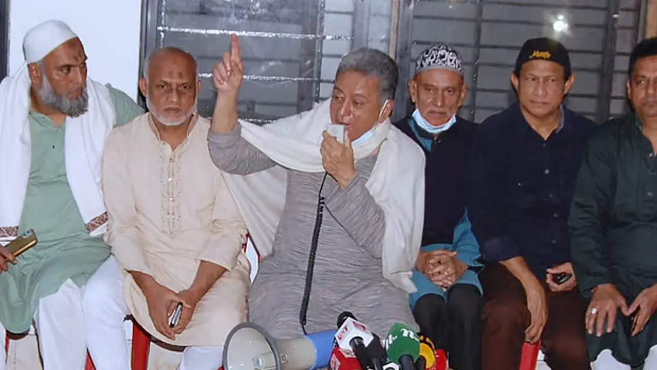 চট্টগ্রাম–১০ নির্বাচনী এলাকার বাসিন্দাদের সঙ্গে মতবিনিময়ে বক্তব্য দেন আমীর খসরু মাহমুদ চৌধুরী।  ছবি : কালবেলা