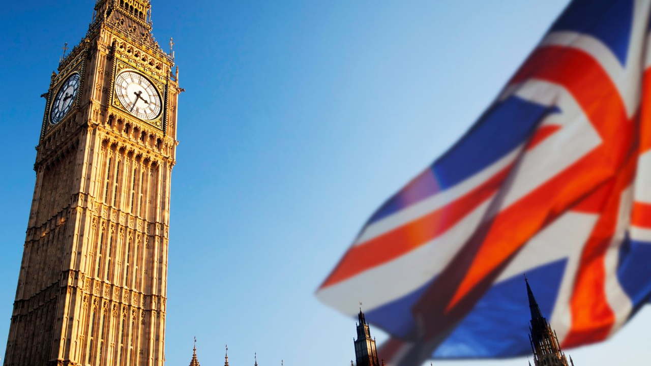 যুক্তরাজ্যে নাগরিকত্ব হারানোর ঝুঁকিতে বাংলাদেশি বংশোদ্ভূতসহ ৯০ লাখ মানুষ