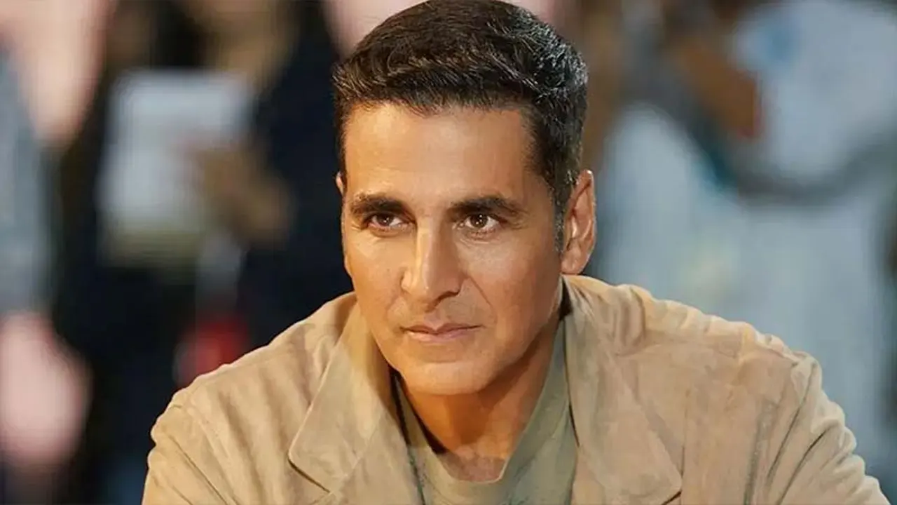 সুখ খুঁজছেন অক্ষয় কুমার