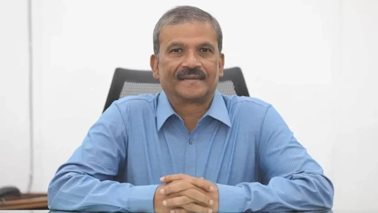 ফয়সালের জামিন বিতর্ক নিয়ে আসিফ নজরুলের স্ট্যাটাস